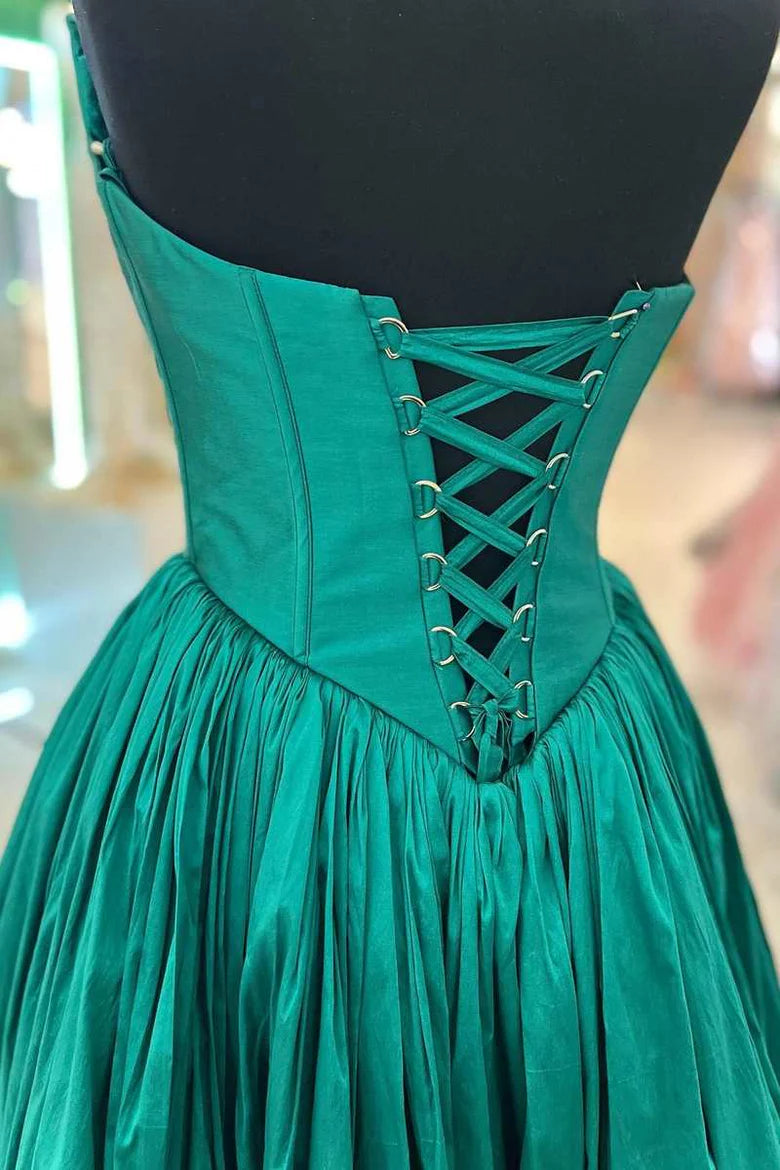 Vestido de fiesta de corte A sin tirantes y espalda con cordones